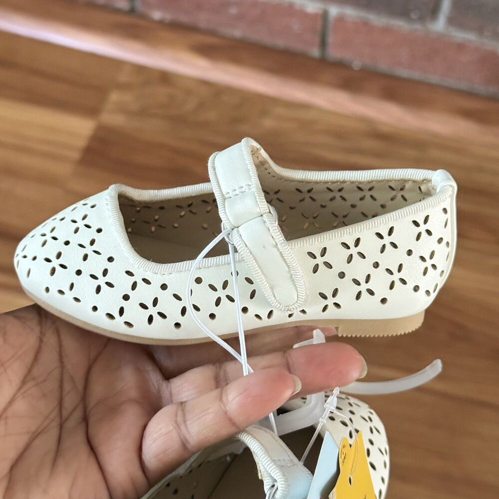 Cat & Jack Girls White Mary Jane Shoes Size 5T New - Picture 13 of 16